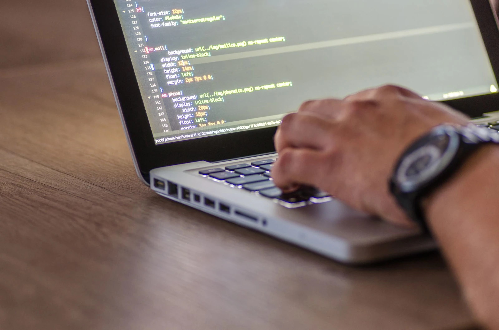 DevOps és automatizálás – DevCorp professzionális szoftverfejlesztési szolgáltatás